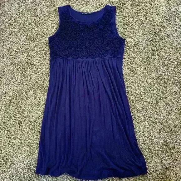 Design History Dresses & Skirts - Design History Women’s Purple Sleeveless Midi Dress Floral Bodice, size M